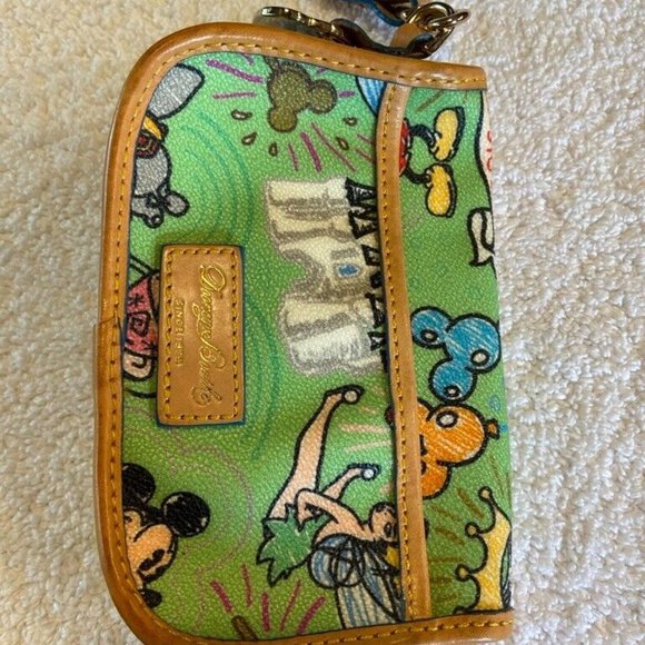Dooney & Bourke Disney World Wristlet Handbag Green Colored - Picture 4 of 8